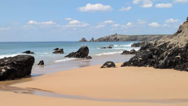 Pointe du Percho vu de la plage de Port Rhu